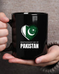 Black mug with hand-drawn heart in Pakistan flag colours, 'Independence Day of Pakistan' — 14 August Pakistan Independence