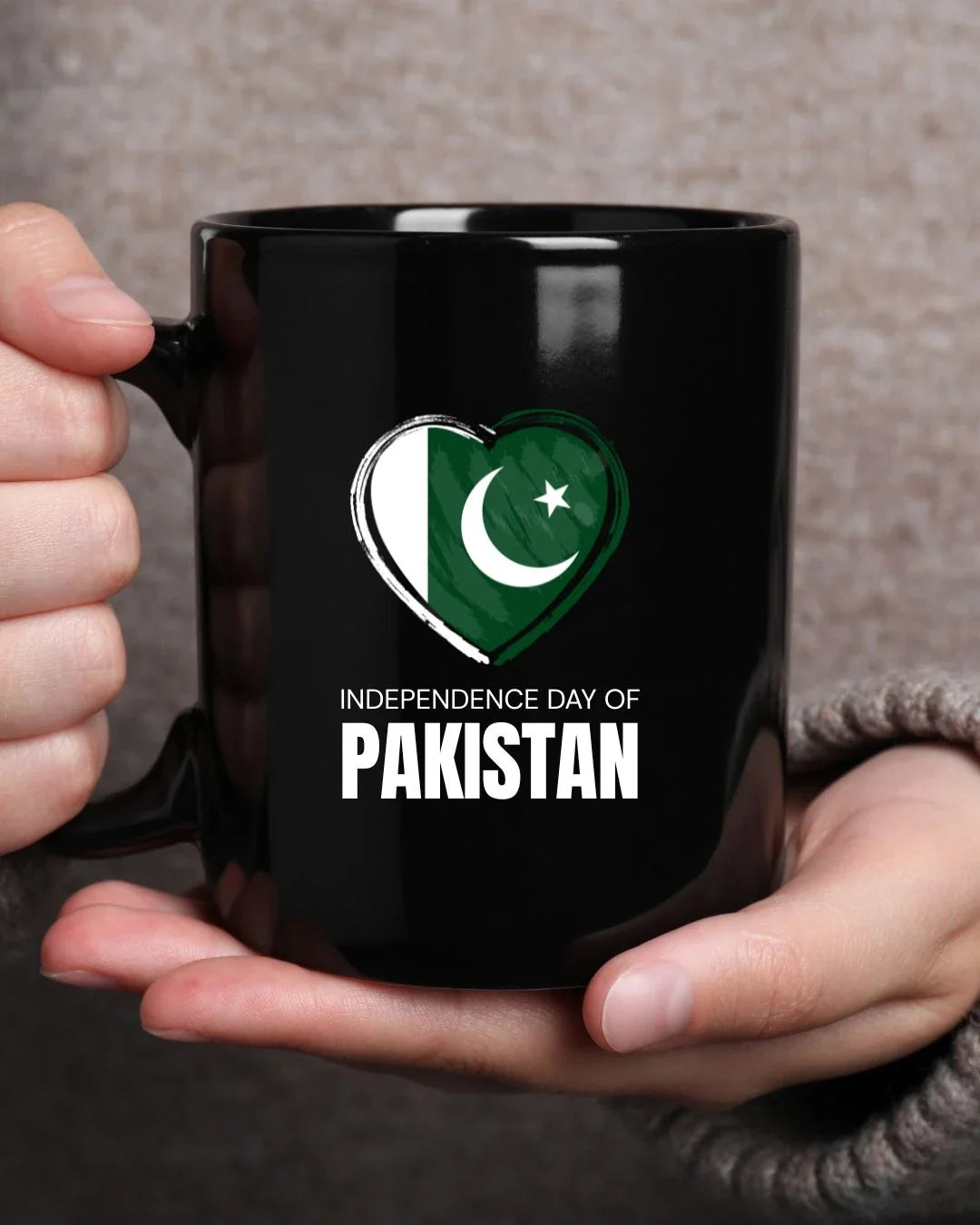 Black mug with hand-drawn heart in Pakistan flag colours, 'Independence Day of Pakistan' — 14 August Pakistan Independence